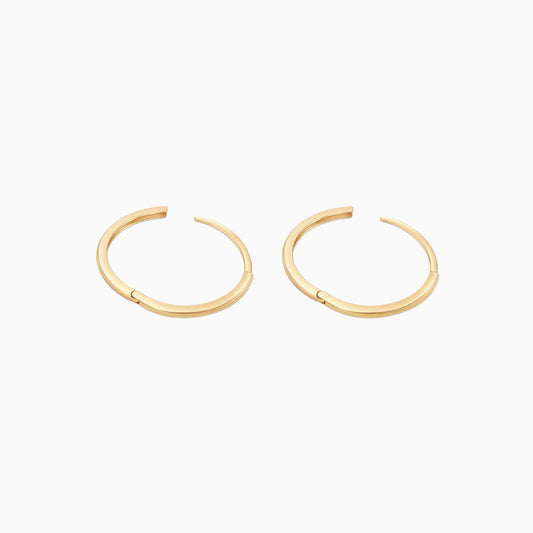 18K Gold Round Hoops in Circle Shape