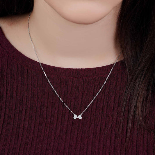 18K WHITE GOLD NECKLACE WITH SHAPE OF HEART DECORATED WITH NATURAL DIAMOND STONES