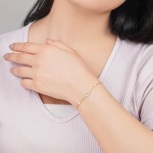 18K Yellow Gold Oval Bracelet with Diamonds and Pearls – Danah Collection