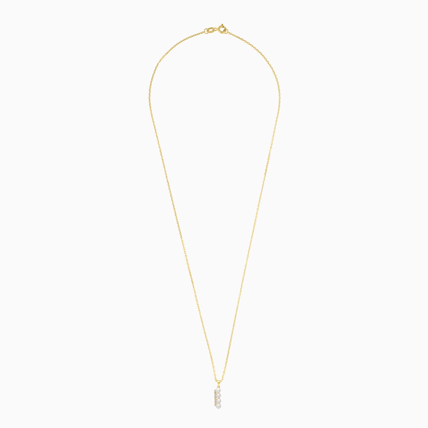 قلادة من الذهب الأصفر عيار 18 قيراطًا تتميز بأربع لآلئ مرصعة بأحجار الزركون