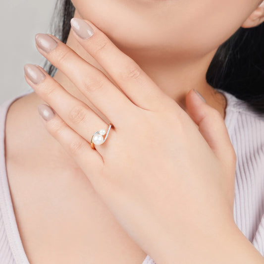 Danah 18K Yellow Gold Diamond & Pearl Ring