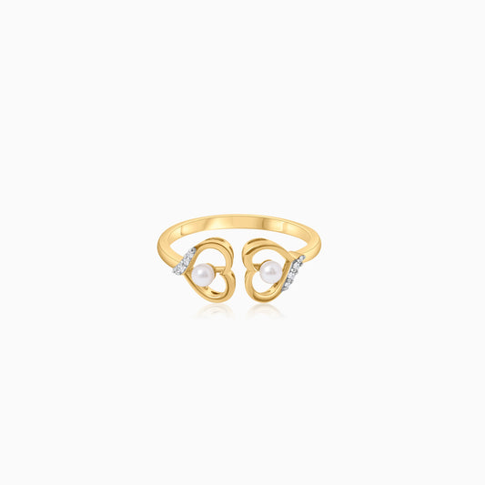 18K Yellow Gold Ring with Heart-Shaped Design Adorned with Natural Diamonds and Pearls