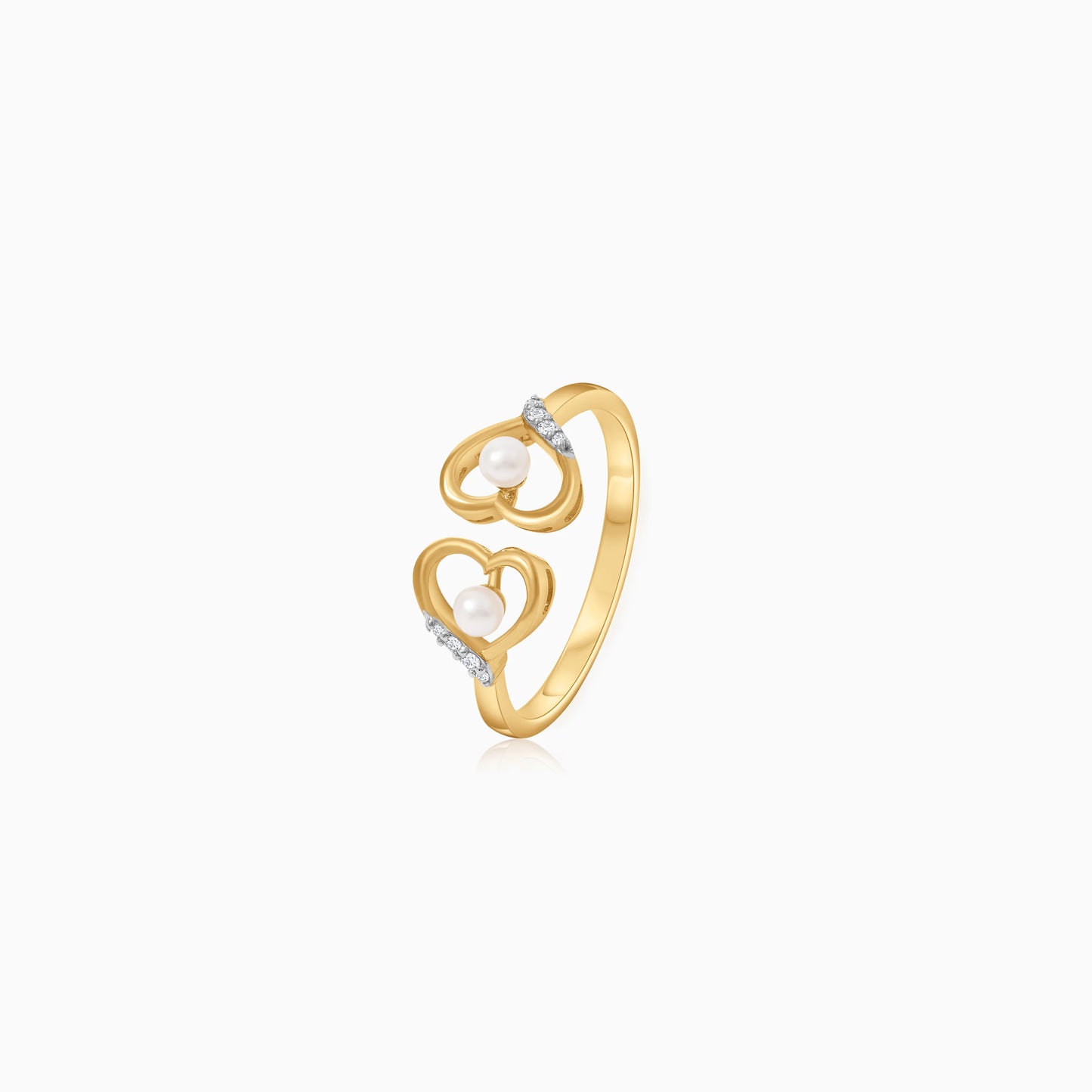 18K Yellow Gold Ring with Heart-Shaped Design Adorned with Natural Diamonds and Pearls