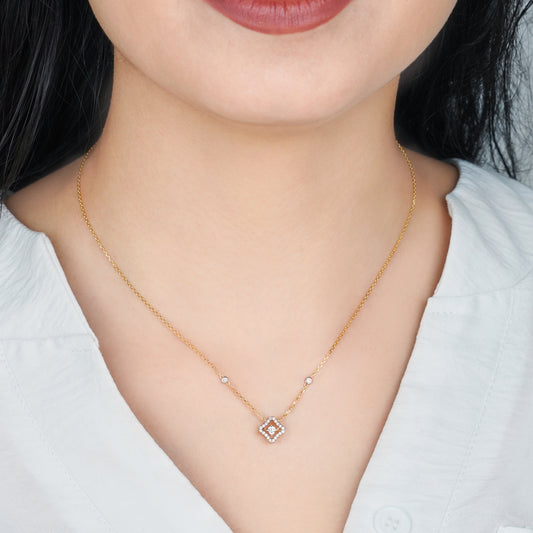 18k rose gold necklace decorated by natural diamond