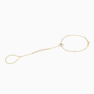 Elegant 18K Yellow Gold Panja Adorned with Pearls