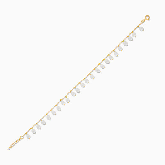 A graceful 18K yellow gold anklet from the Danah Collection, featuring lustrous pearls