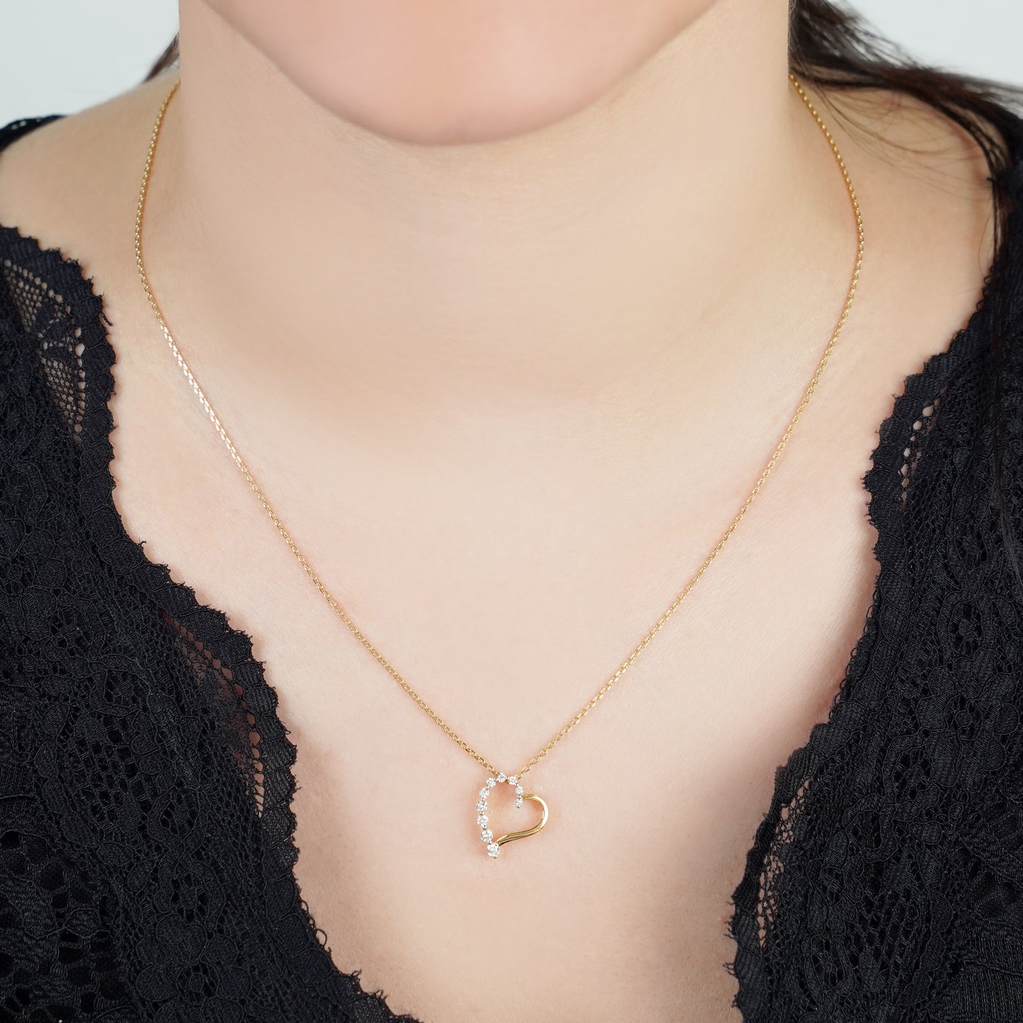 18K Yellow Gold Heart-Shaped Diamond Necklace | Dunyati Collection