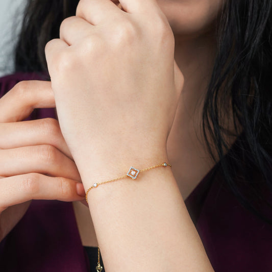 18K Yellow Gold Bracelet with Natural Diamonds | Dancing Diamond Collection