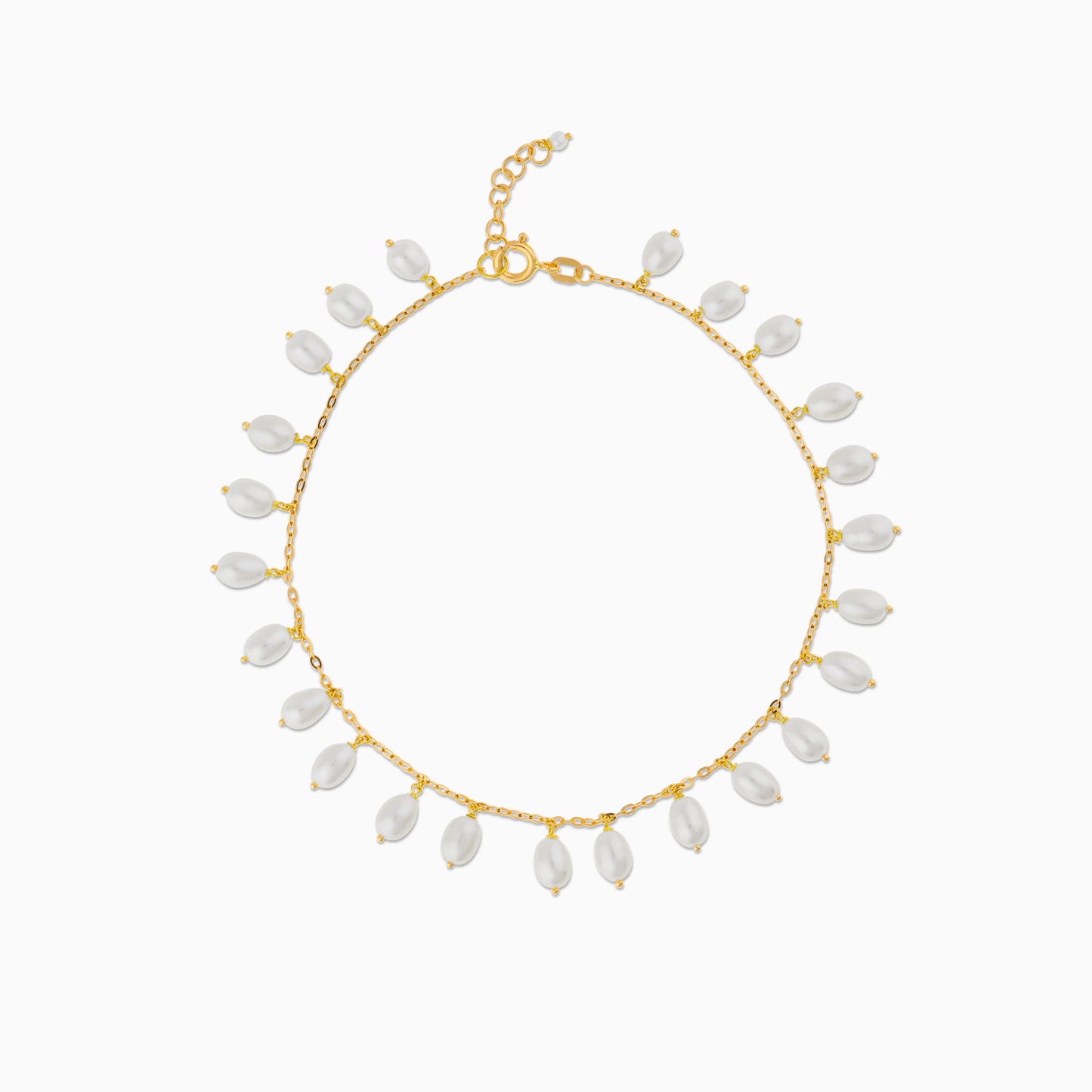 A graceful 18K yellow gold anklet from the Danah Collection, featuring lustrous pearls