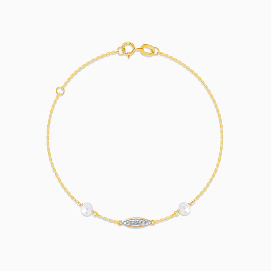 Pearl and Diamond in an 18k Yellow Gold Bracelet