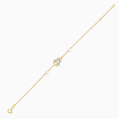 18k yellow gold bracelet adorned with two arrow-shaped and one accented with sparkling diamonds and pearls on the sides | Danah