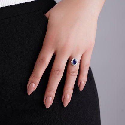 خاتم من الذهب الأبيض عيار 18 قيراطًا مرصع بالألماس والياقوت - مجموعة ديانا