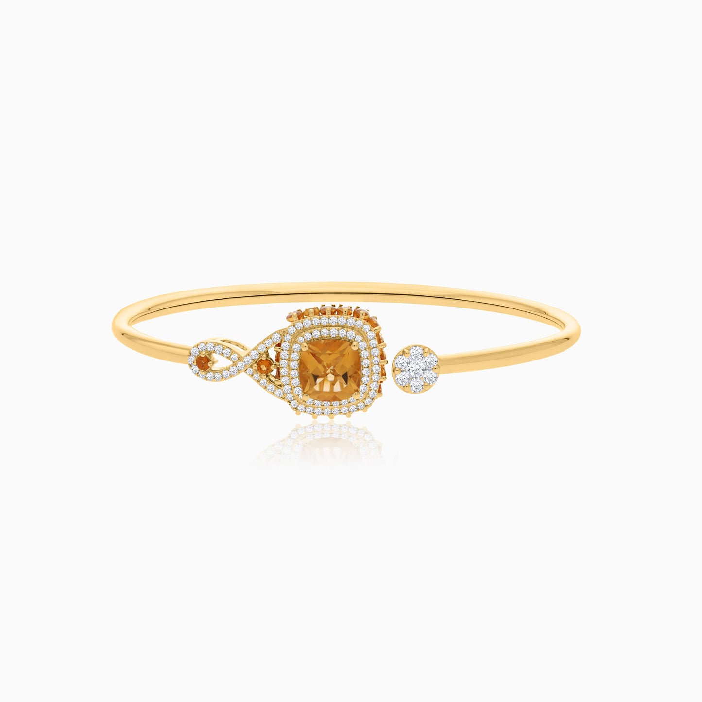 18k Yellow Gold Bangle featuring a stunning Citrine Gemstone