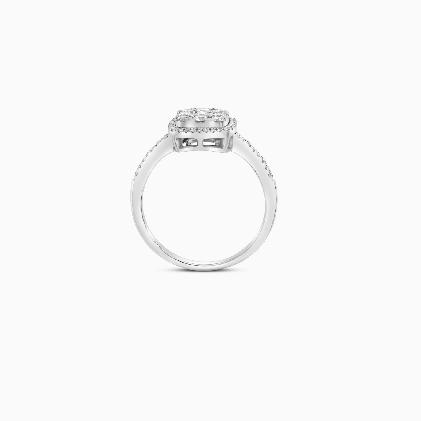 18k white gold ring square shape decorated with natural diamond stones