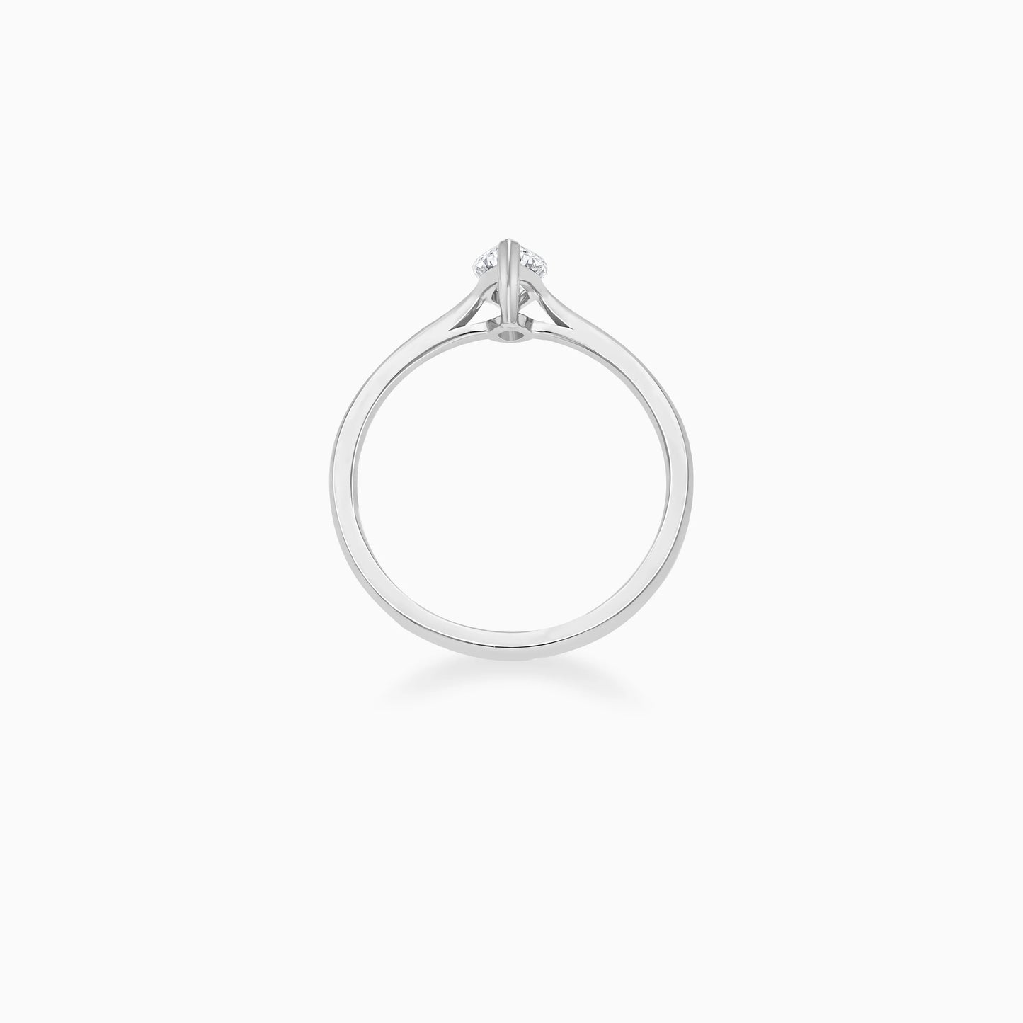 خاتم سوليتير من الذهب الأبيض عيار 18 قيراطًا مرصع بماسة بقطع ماركيز