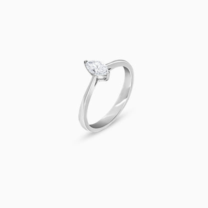 خاتم سوليتير من الذهب الأبيض عيار 18 قيراطًا مرصع بماسة بقطع ماركيز