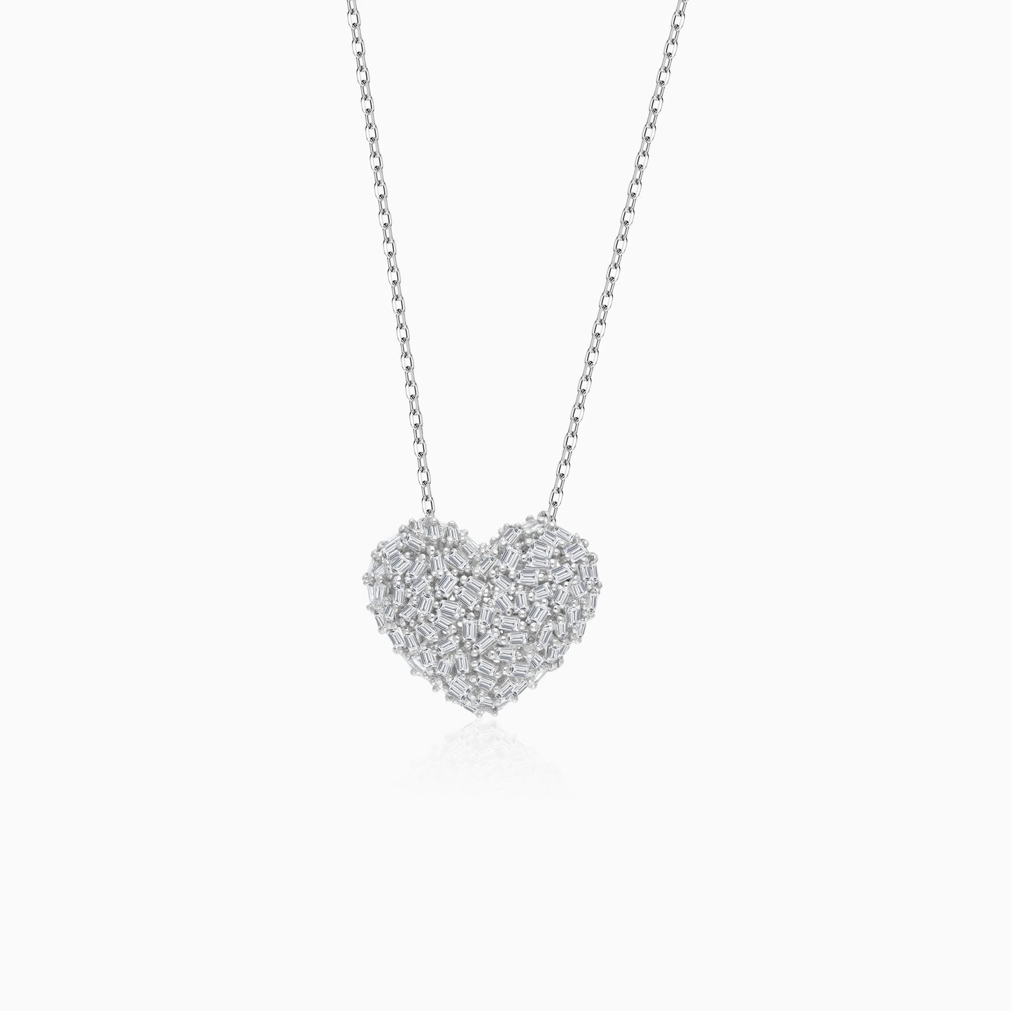18K WHITE GOLD NECKLACE WITH HEART SHAPE DECORATED WITH NATURAL DIAMOND BAGUETTE