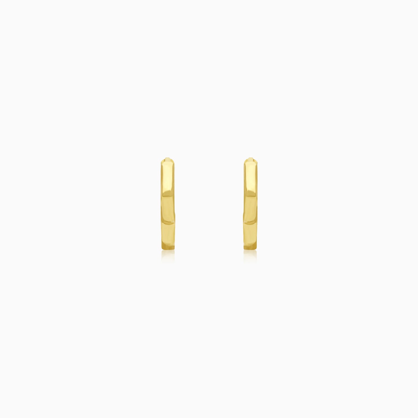 أقراط أنيقة من الذهب الأصفر عيار 18 قيراطًا