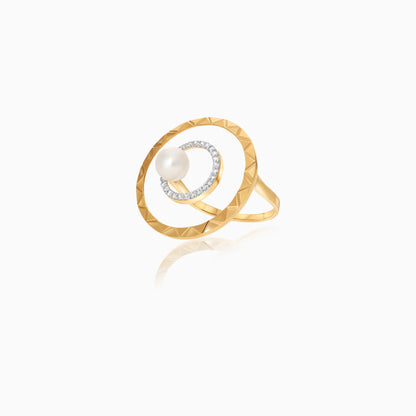 18K yellow gold ring with a single pearl and sparkling zircon stones from the Danah Collection