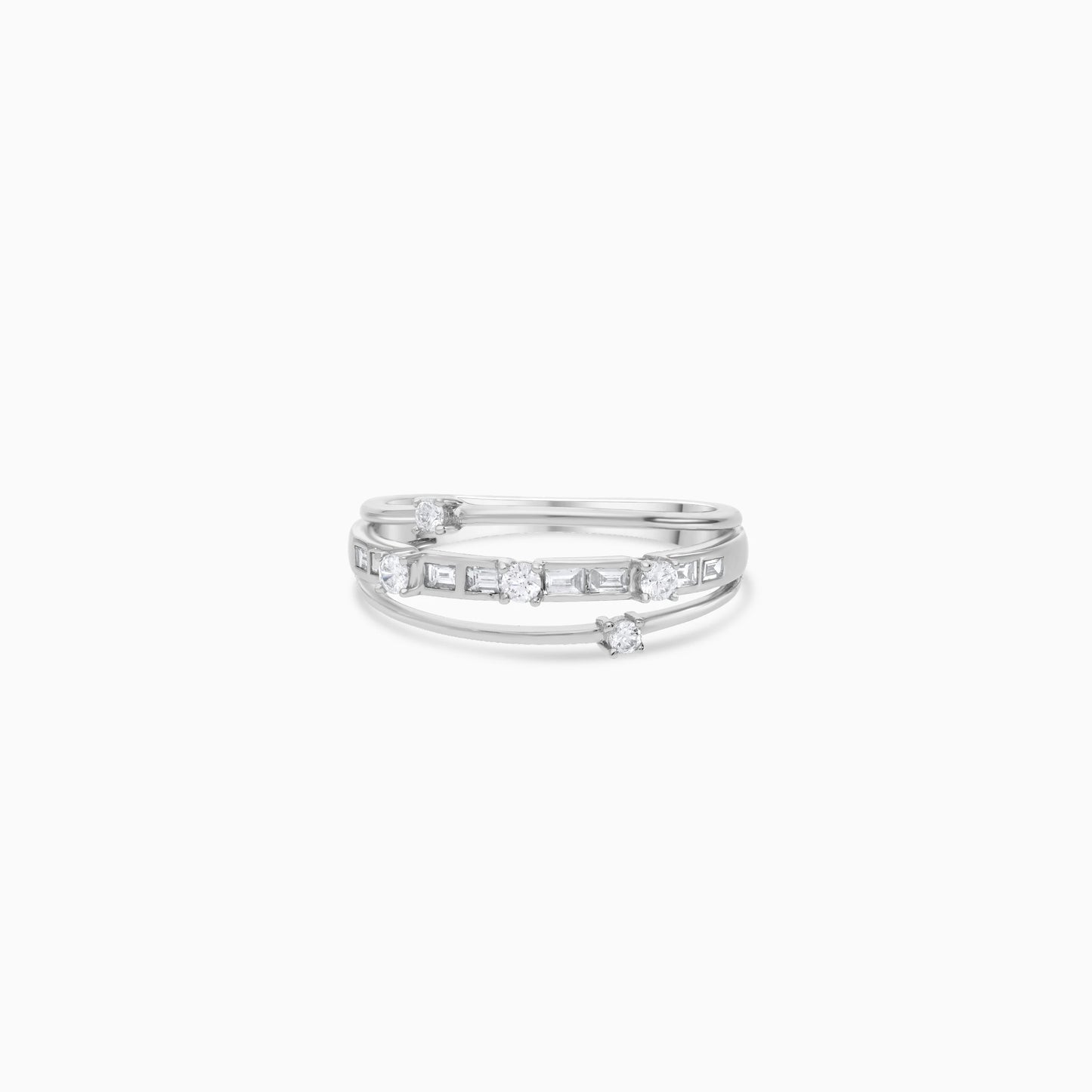 18K WHITE GOLD RING DECORATED WITH NATURAL DIAMOND STONES