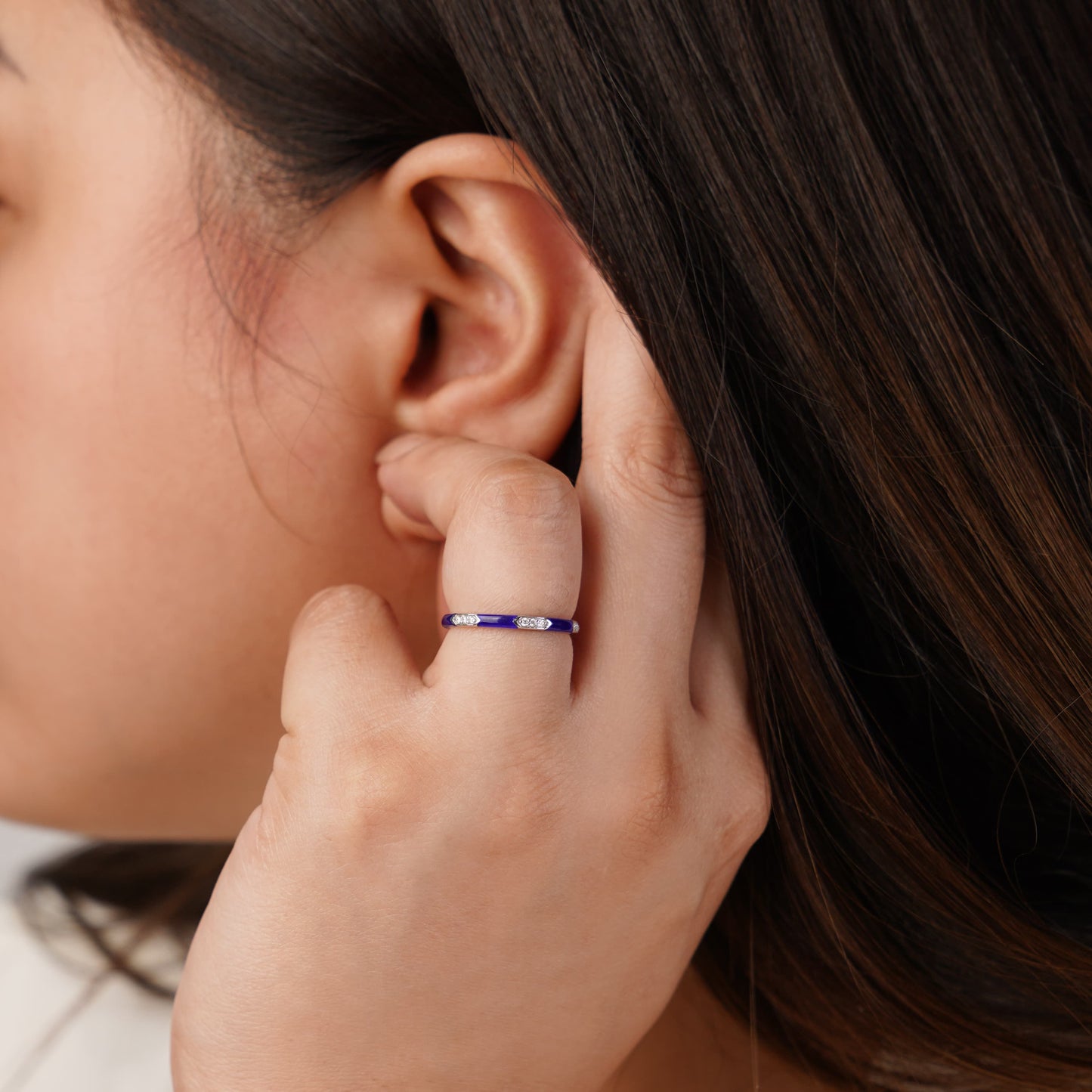 18K White Gold Ring with Diamonds and Blue Ceramic | Alwan Collection