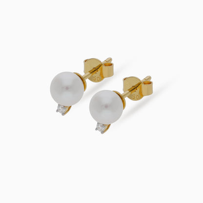 قرط من الذهب الأصفر عيار 18 قيراطًا مرصع باللؤلؤ والألماس الطبيعي