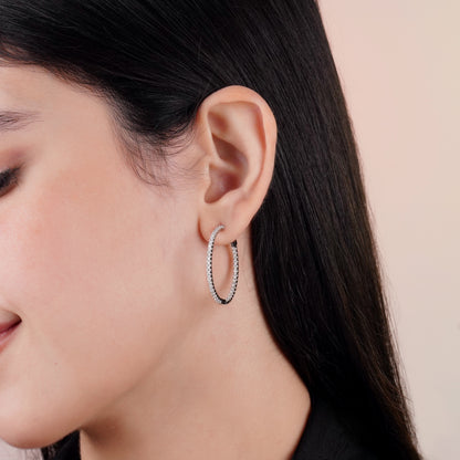 Elegant 18K white Gold Earrings with natural Diamond Round Shape Hoops