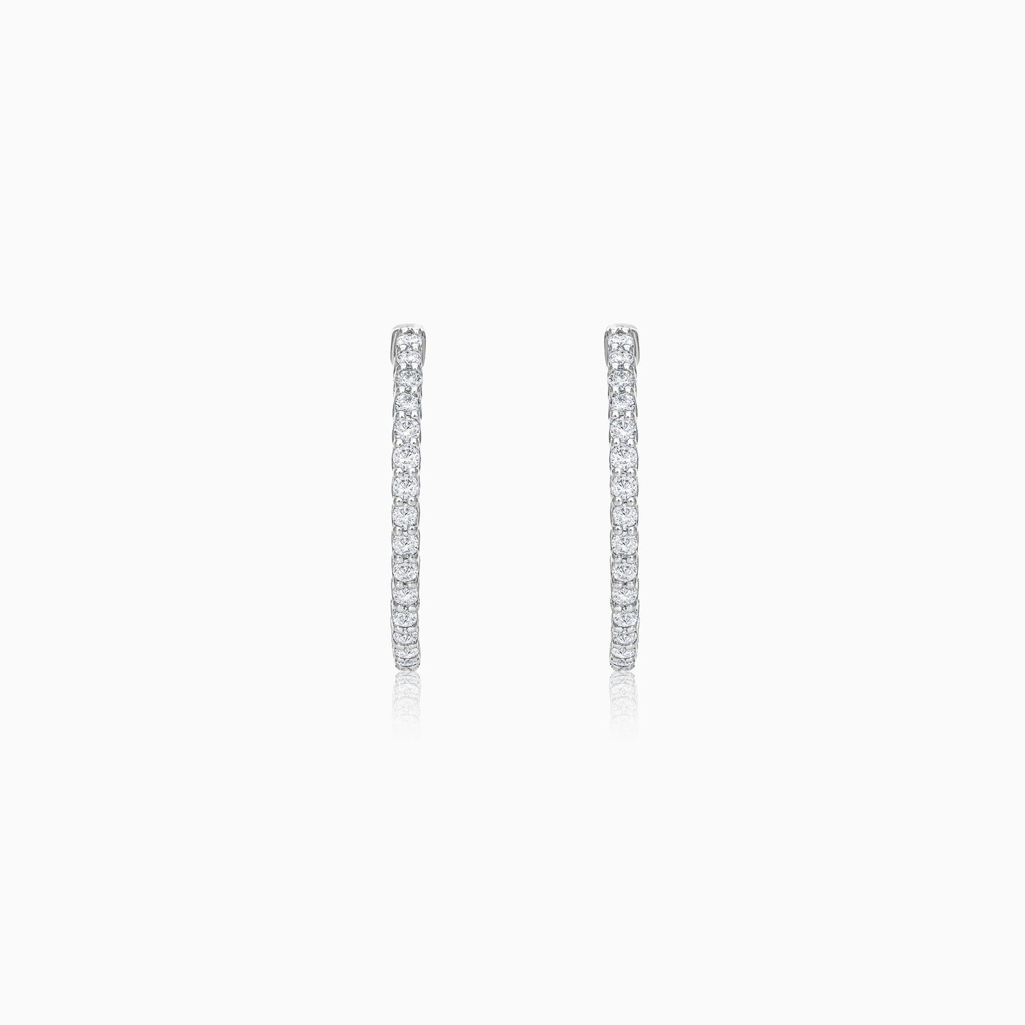 Elegant 18K white Gold Earrings with natural Diamond Round Shape Hoops
