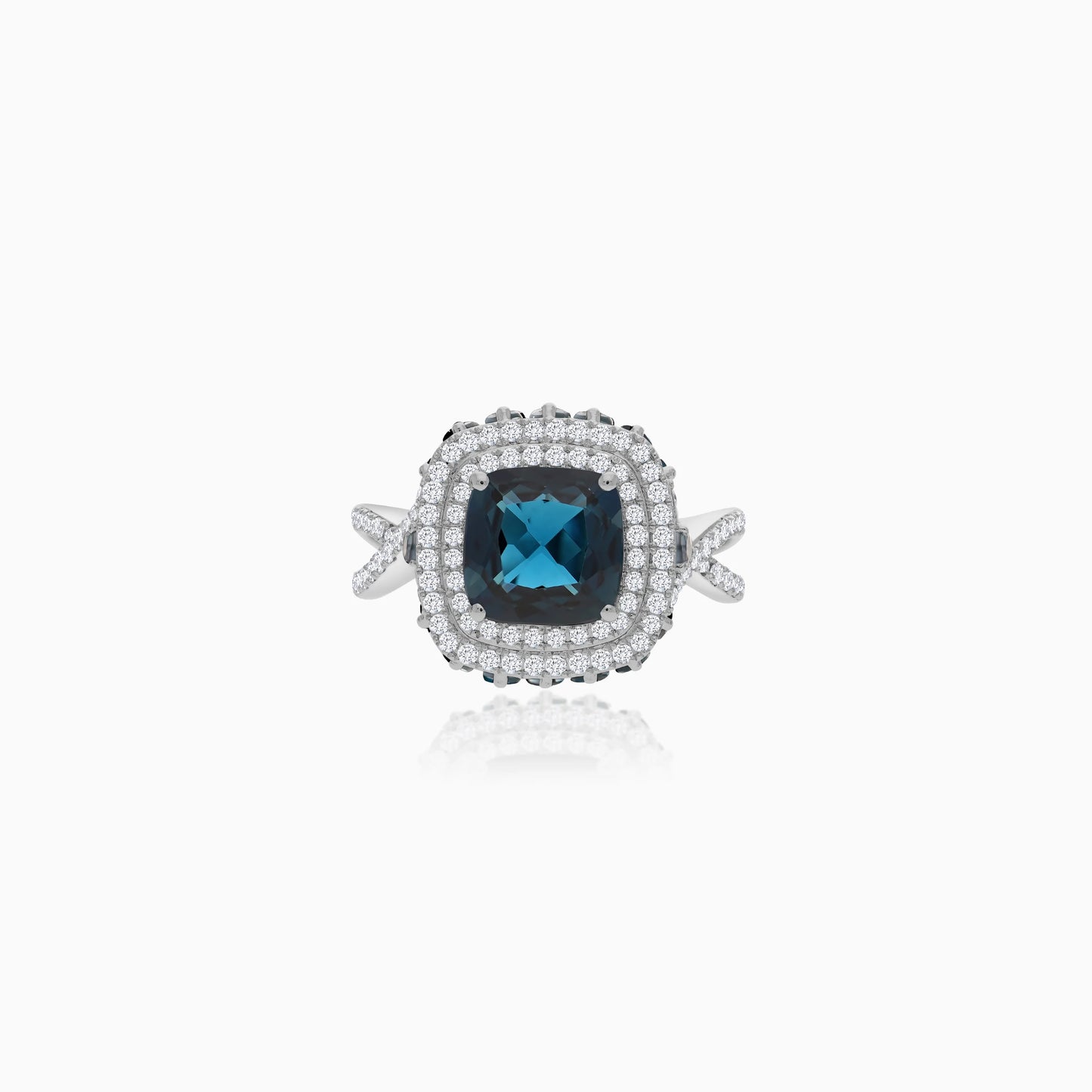 18K White Gold Ring featuring a stunning Natural Diamond and London Blue Topaz stones