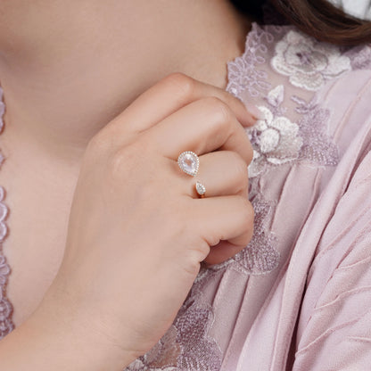 18K Rose Gold Ring with Natural Diamonds and Pink Quartz – Rabiya Collection