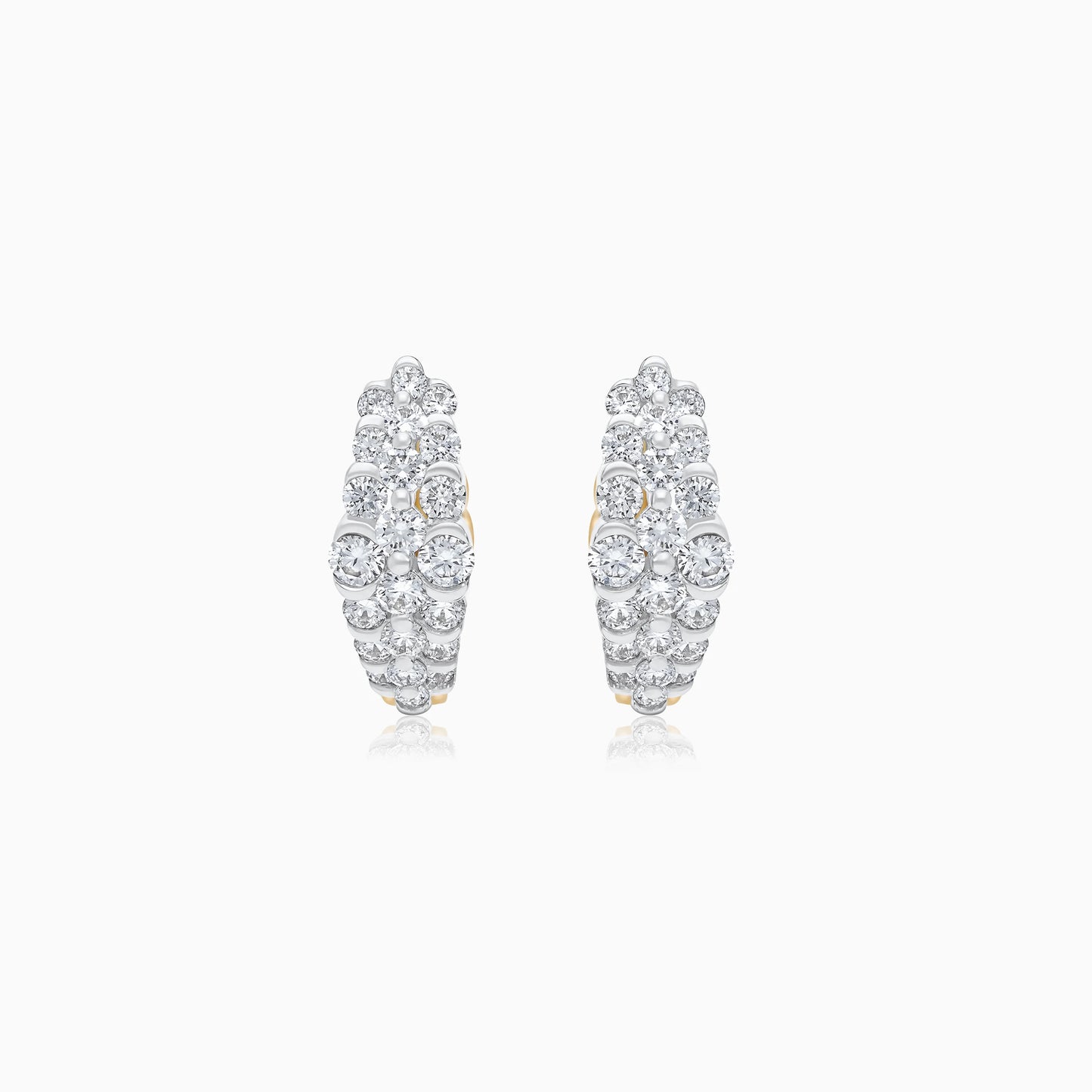 18k yellow gold pair of earrings decorated with natural diamonds stones - from scala collection