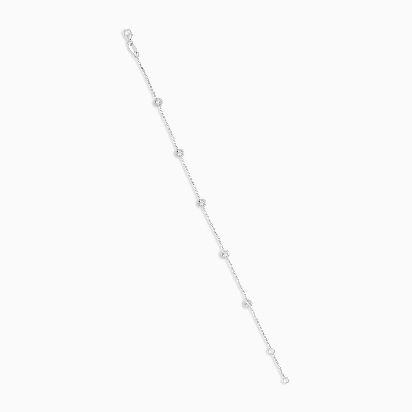 18k white gold bracelet decorated with natural diamond stones