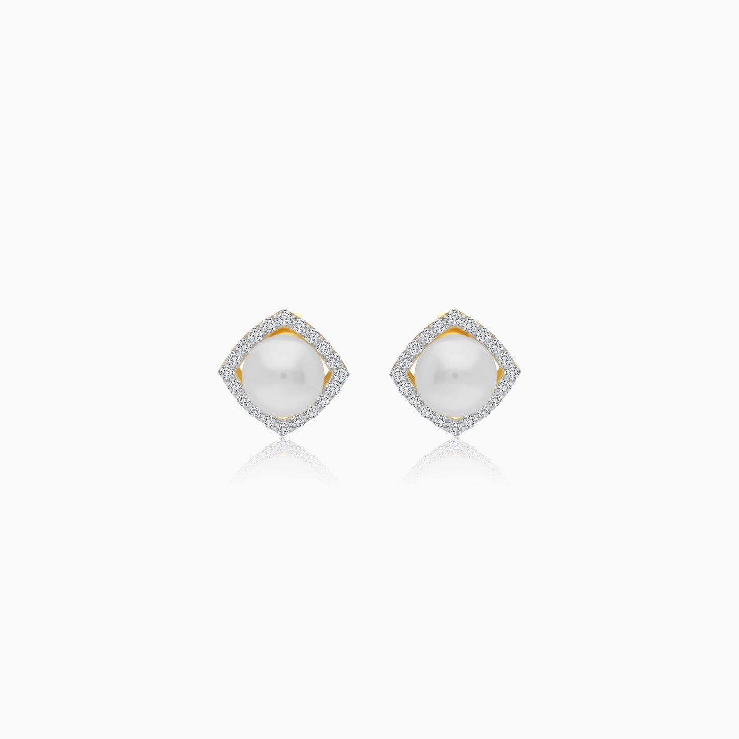 18K Yellow Gold Cultured Pearl and Natural Diamonds Stud Earrings