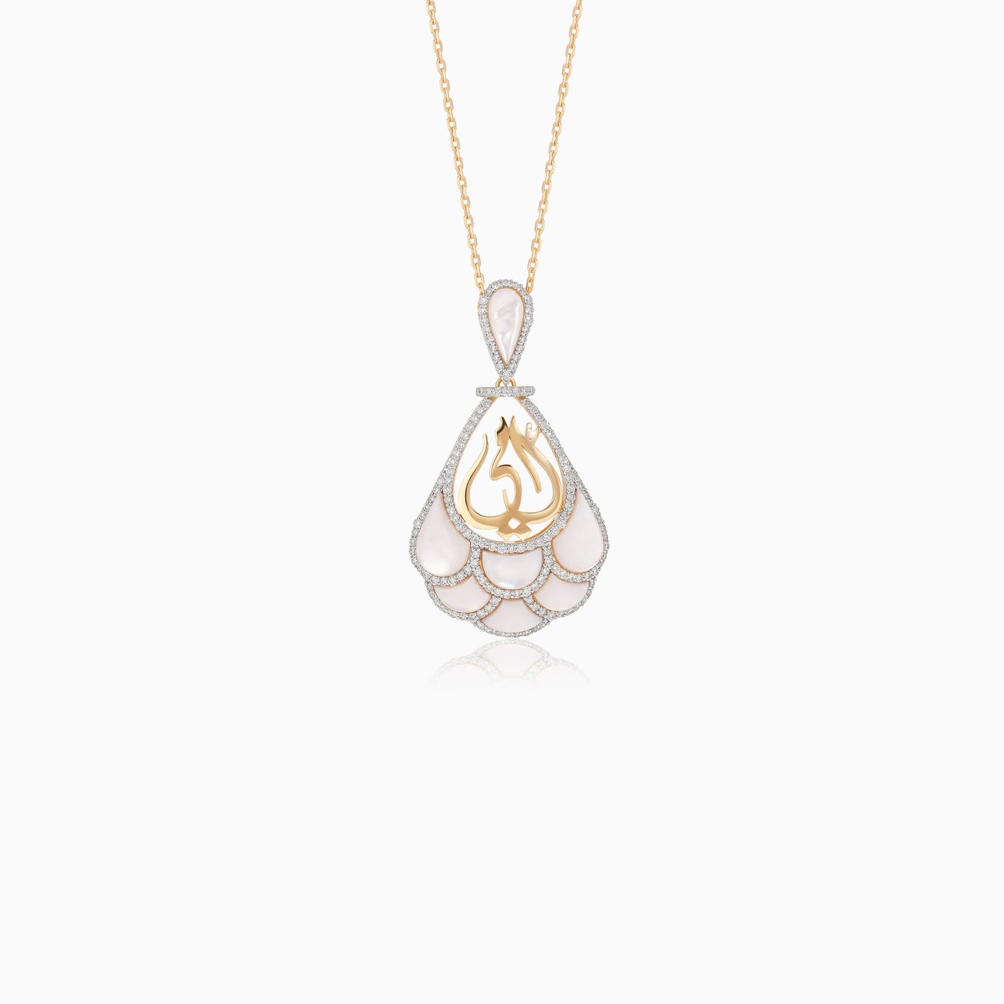 18K Gold Necklace Featuring 'Mother' Design with MOP and Natural Diamonds