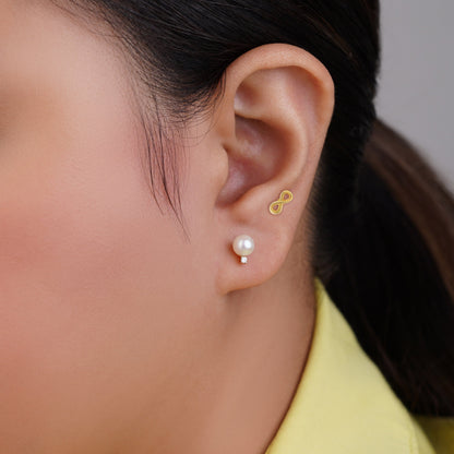 18K Yellow Gold Infinity Stud Piercing