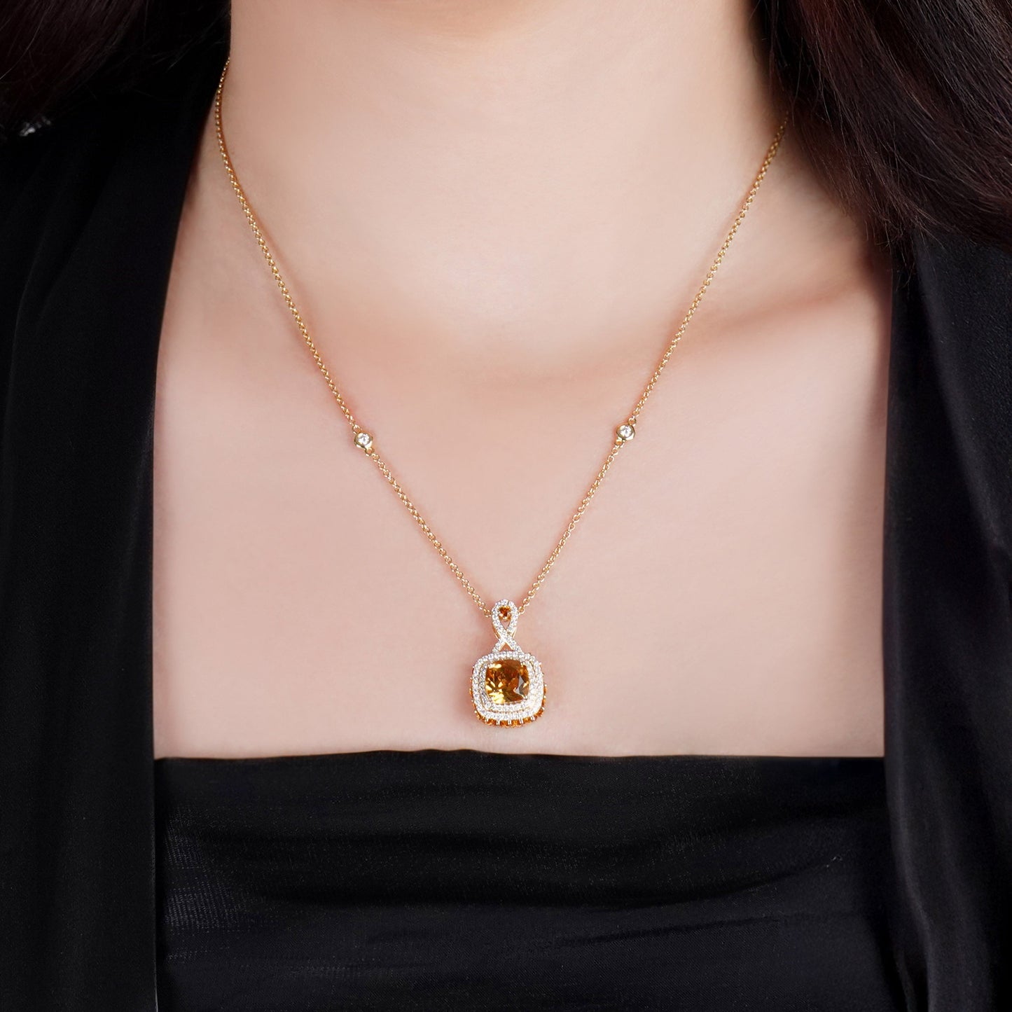 18K Yellow Gold Necklace featuring a stunning Natural Diamond and Citrine stones