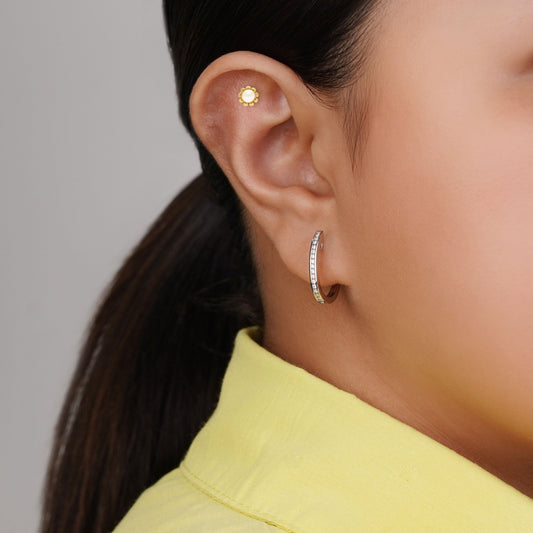 18K Yellow Gold Pearl Stud Piercing