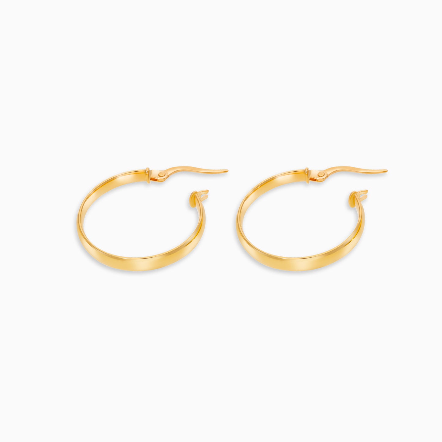 18k yellow gold earrings in round shape