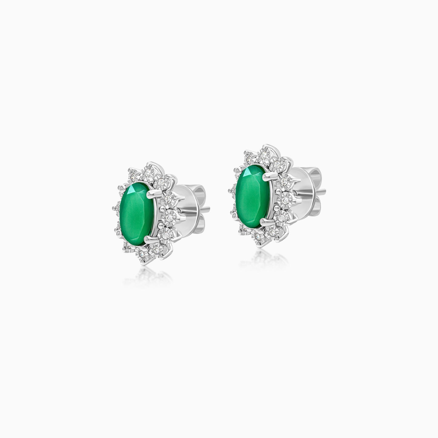 18K White Gold Pair of Earrings Oval Emerald and Diamonds - Diana Collection