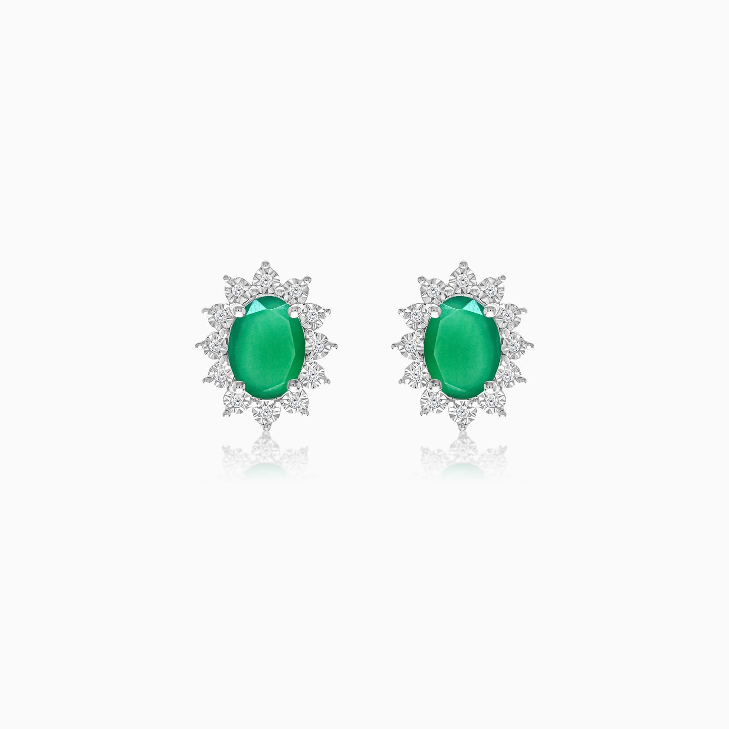 18K White Gold Pair of Earrings Oval Emerald and Diamonds - Diana Collection