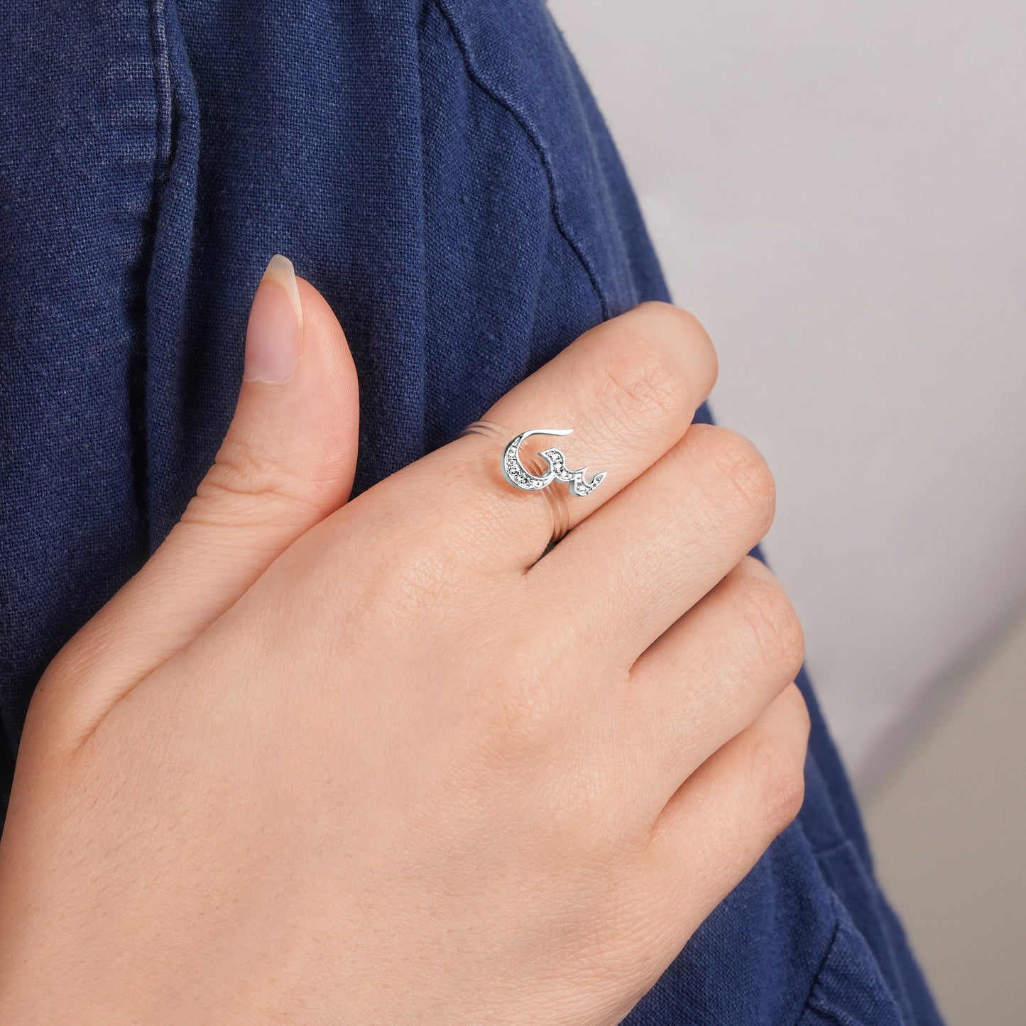 18K Gold Floating Ring Seen Letter with Natural Diamonds