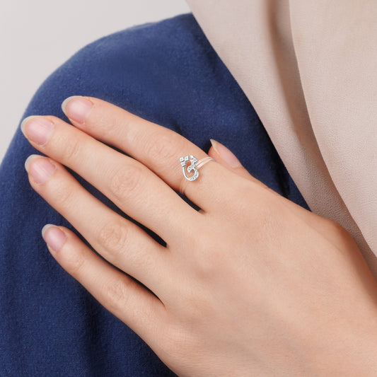 18K White Gold Ring Letter Sheen with Natural Diamonds