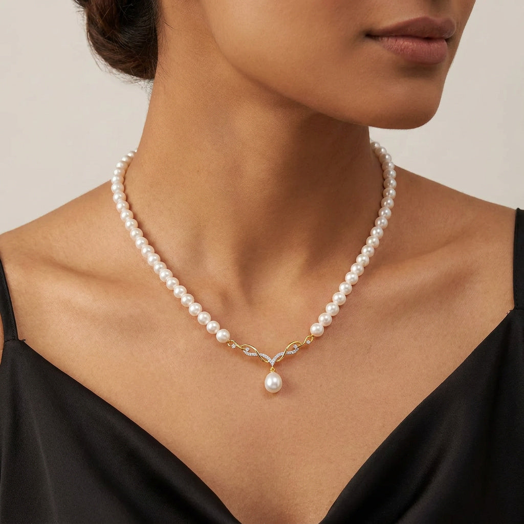 18K Yellow Gold Pearl Necklace With Natural Diamonds