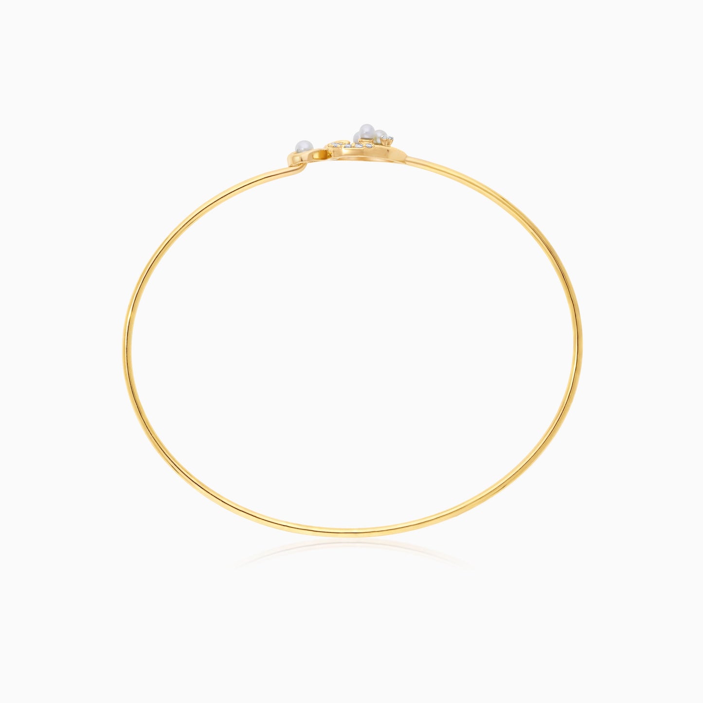 18K Yellow Gold Bangle with Dual Heart Design Adorned with Natural Diamonds and Pearls