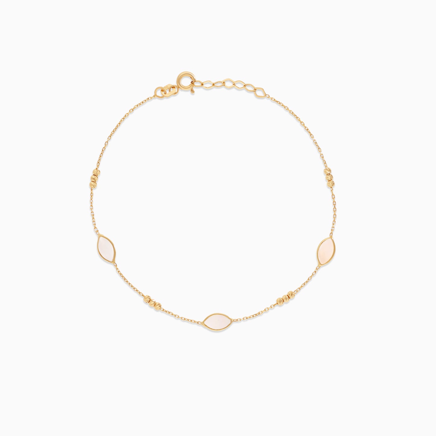 Mother of Pearl Oval Bracelet in 18K Yellow Gold – Eclat Collection