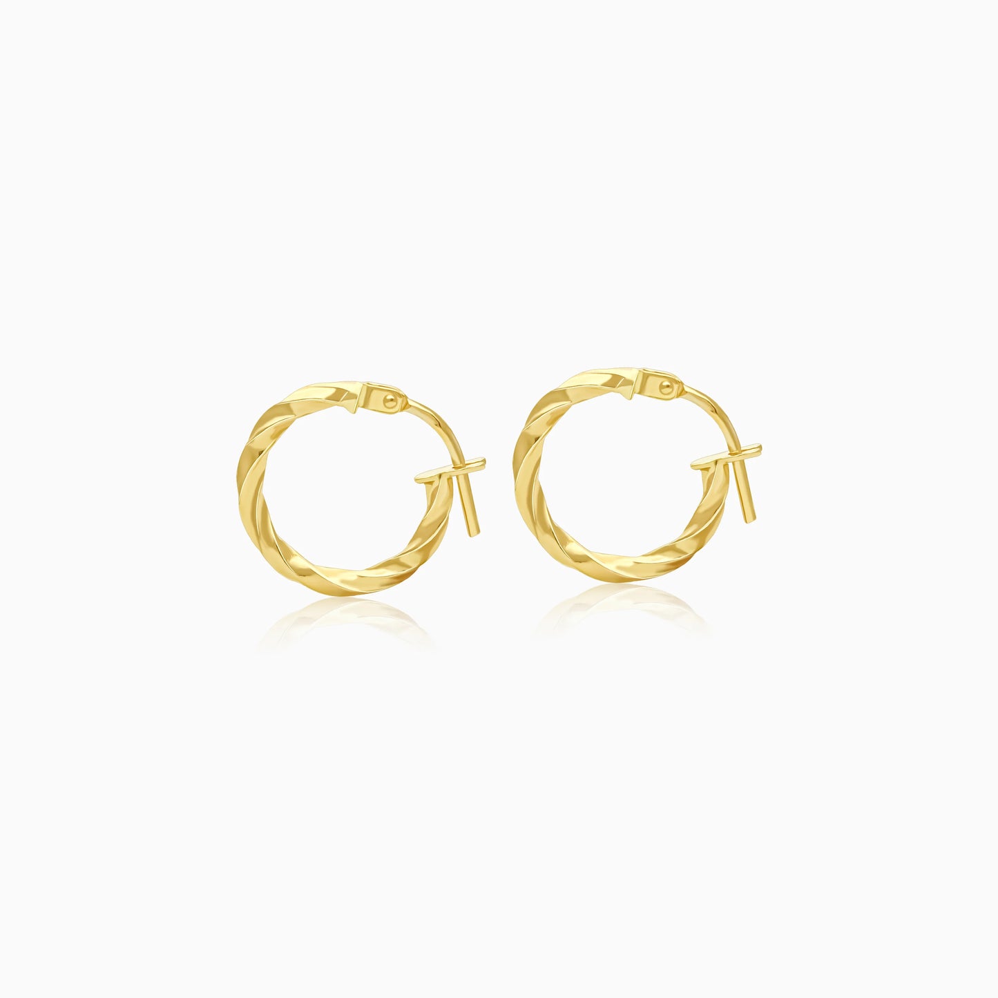 Classic 18K Yellow Gold Hoop Earrings – Stylish and Durable
