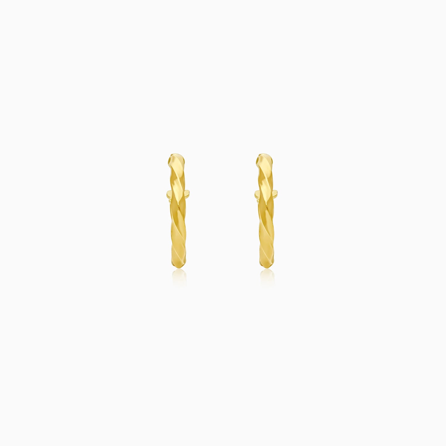 Classic 18K Yellow Gold Hoop Earrings – Stylish and Durable