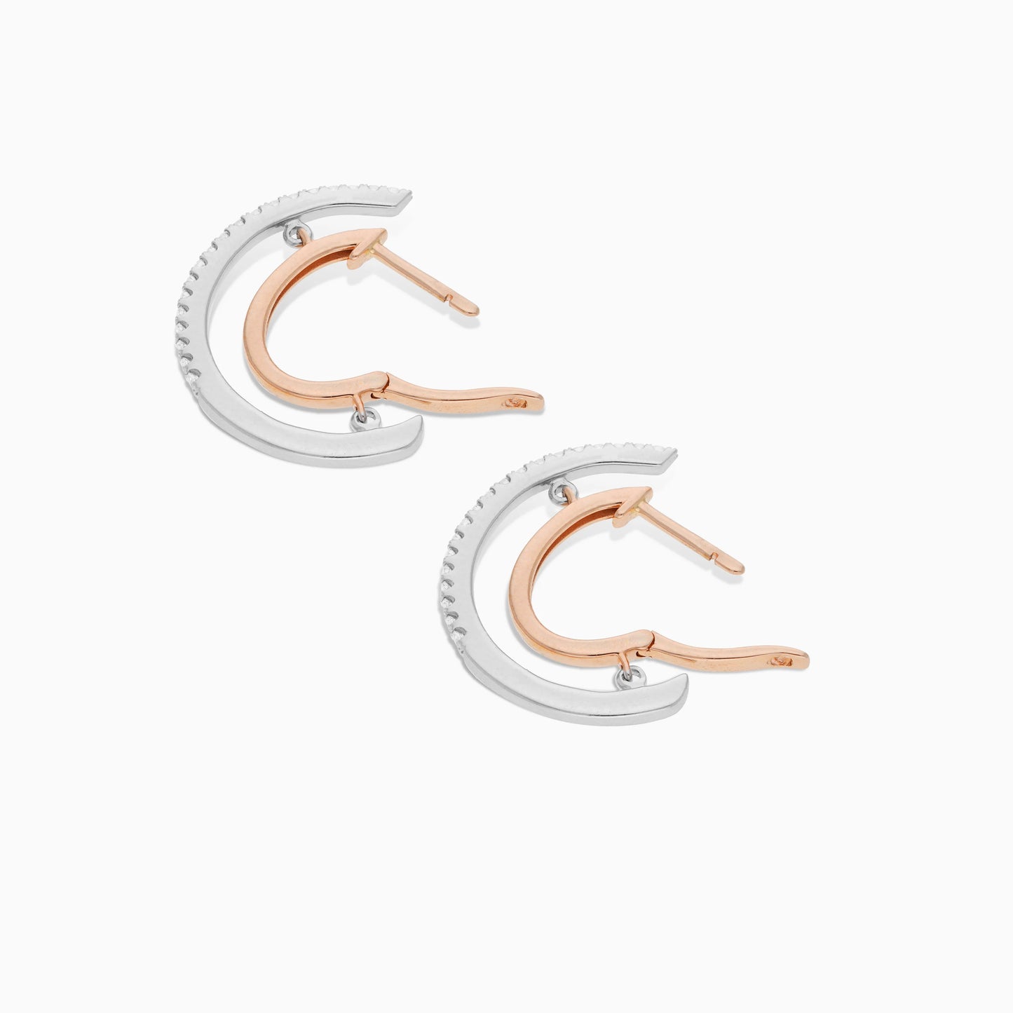 أقراط من الذهب الوردي عيار 18 قيراطًا والبلاتين مزينة بأحجار الماس الطبيعي - مجموعة إيفارا