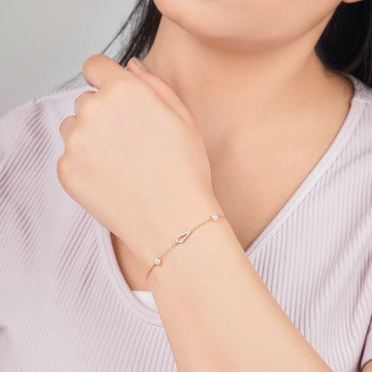 18K Yellow Gold Drop-Shaped Bracelet with Diamonds and Pearls – Danah Collection 
