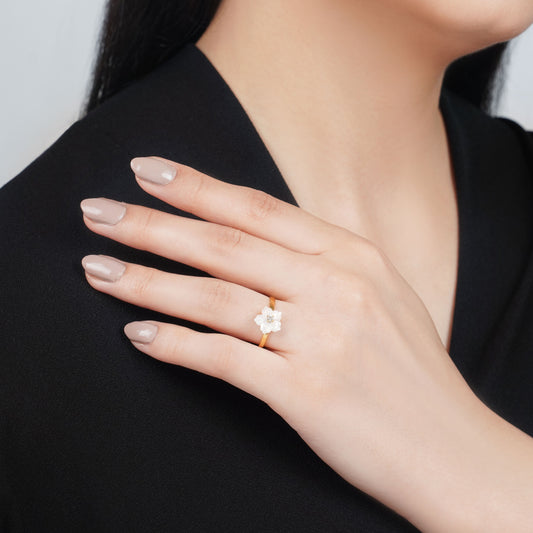 18K Gold Ring with White MOP Flower & Zircon – Women Designs